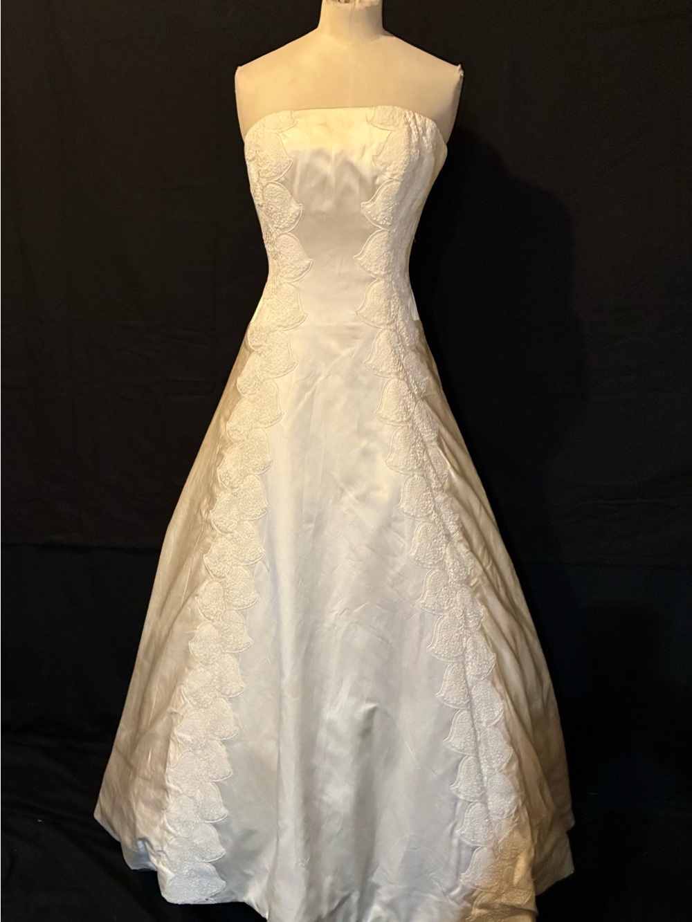 Birnham & Bullock Strapless White Wedding Gown with Scalloped Lace Panels 8 Silk